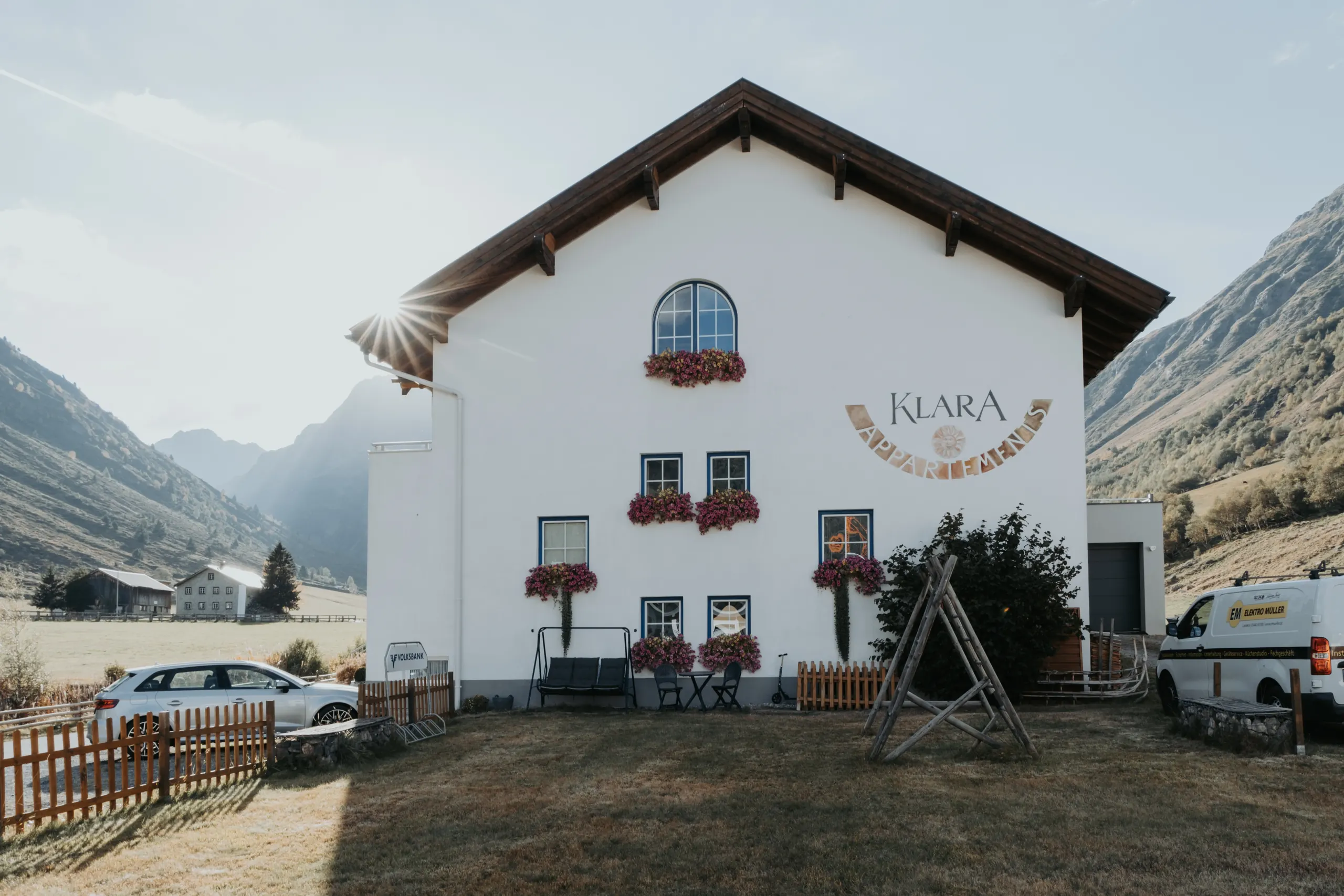 Haus Klara mit Garten und Bergblick