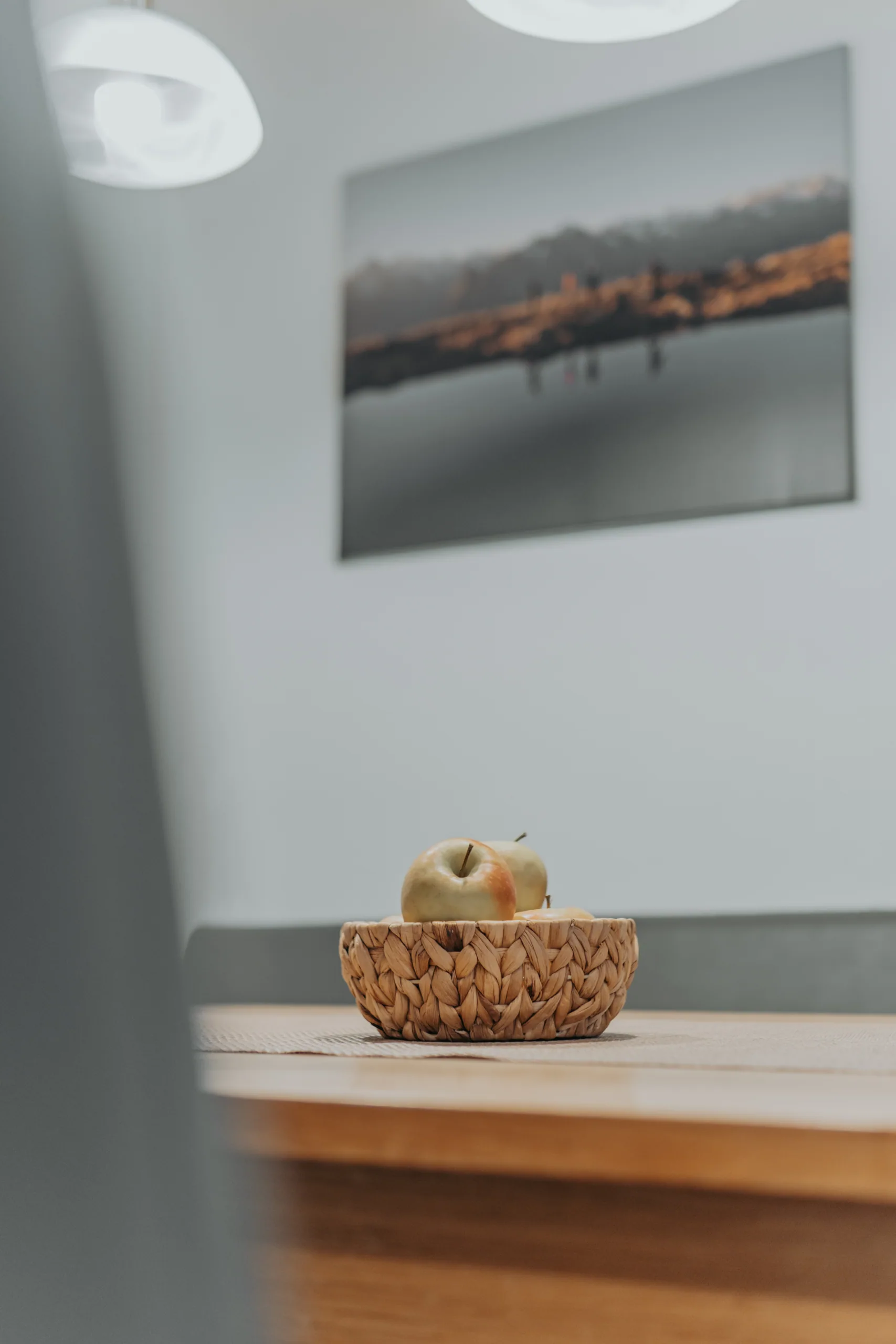 Obstkorb auf dem Holztisch in Wohnung 3